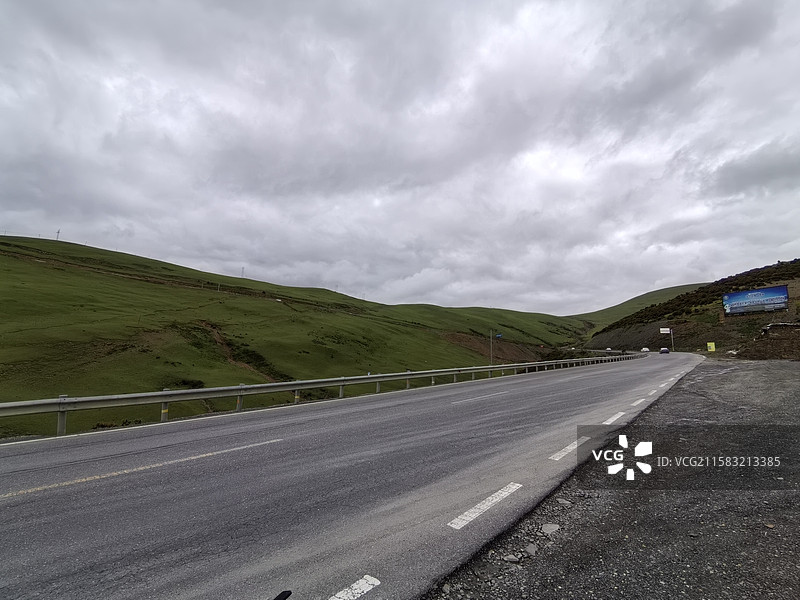 川藏线骑行第八天（甘孜雅江 草原风光）图片素材