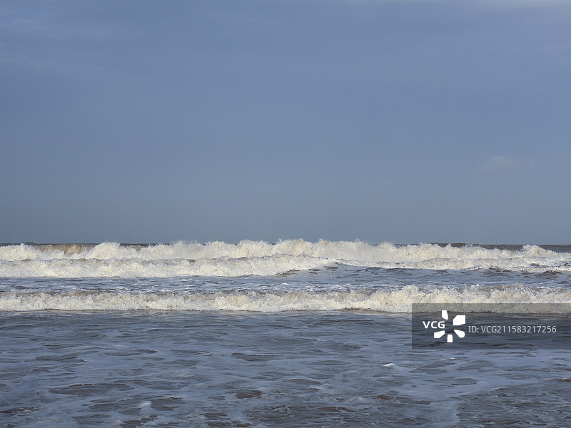 海浪汹涌图片素材