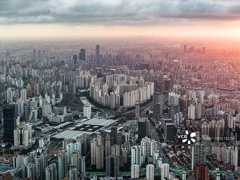 上海房地产楼房高楼大厦物业楼宇大楼密集耸立林立拥挤密度图片素材