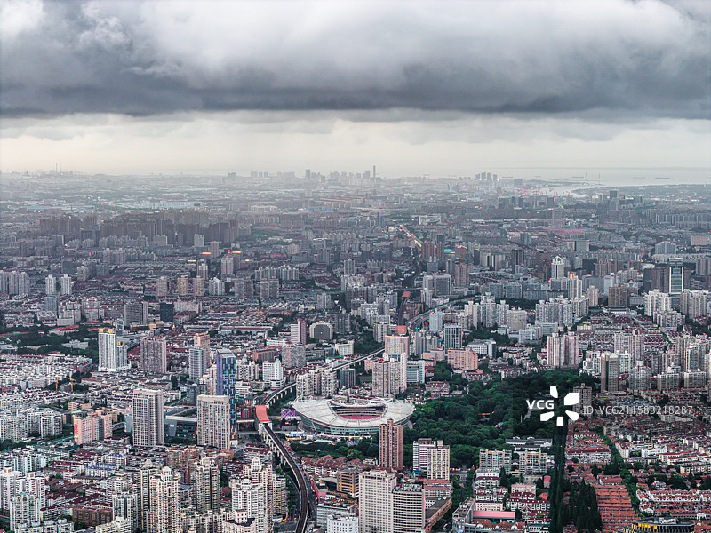 上海房地产楼房高楼大厦物业楼宇大楼密集耸立林立拥挤密度图片素材