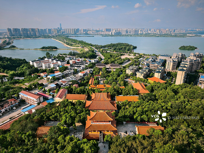 俯瞰岳阳圣安古寺图片素材