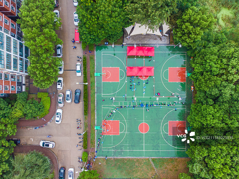 排队做核酸的人们图片素材