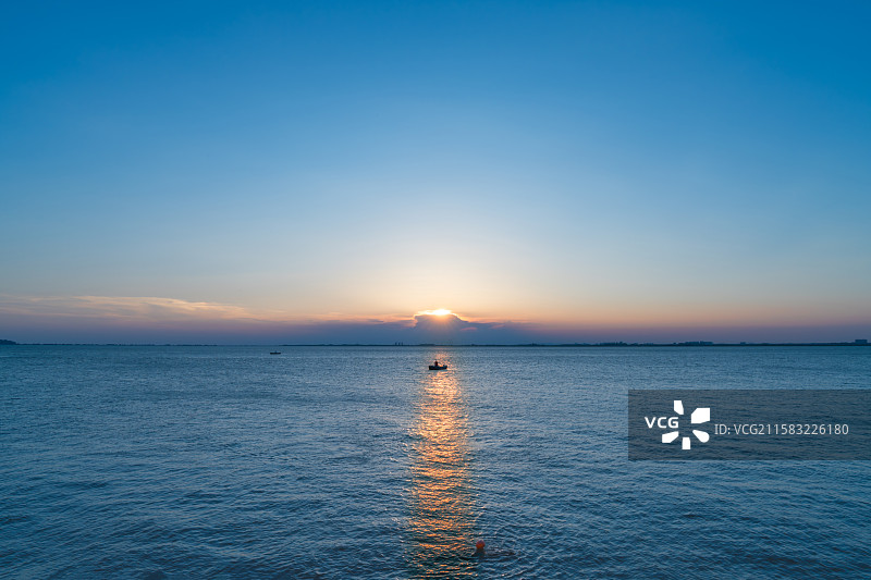 洞庭湖日落风光 航标图片素材