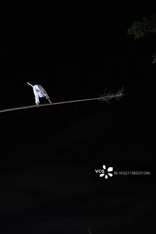 铜陵梨桥古镇高杆船技图片素材