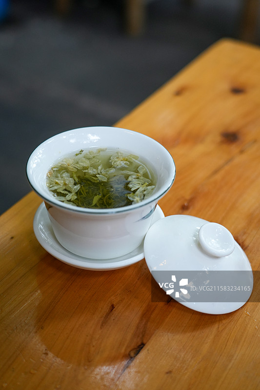 成都茶馆的一杯盖碗茶图片素材