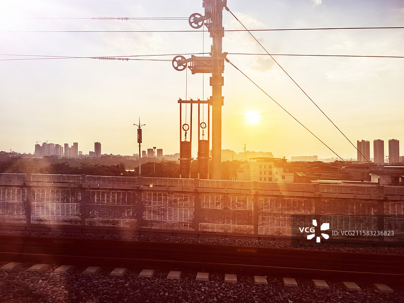 铁路出行 平凡之路图片素材