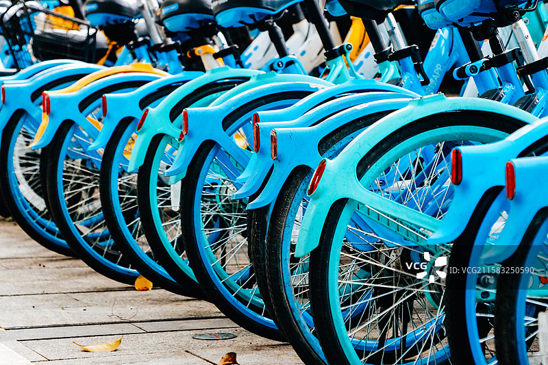 街边的共享单车……图片素材