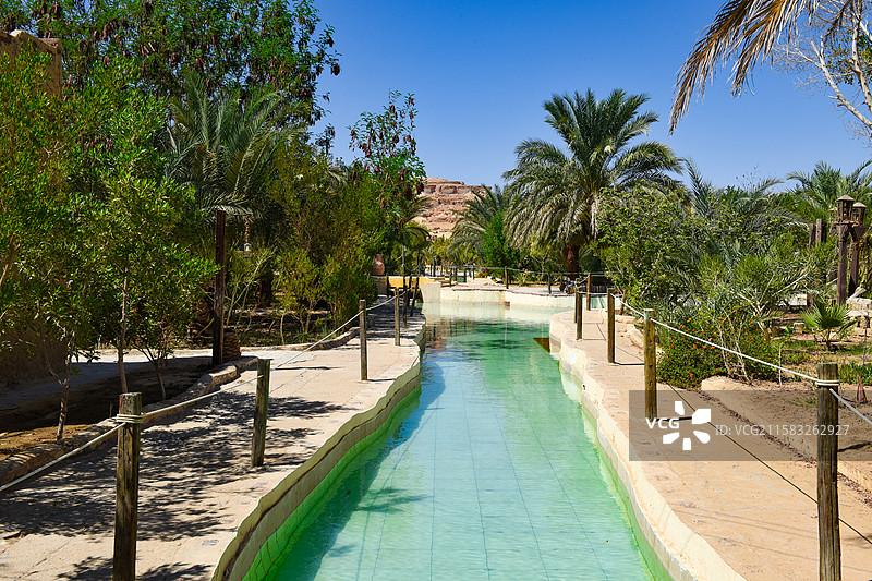 埃及锡瓦绿洲沙漠民居泳池风光图片素材