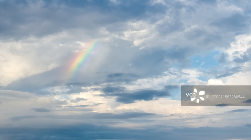 天空七彩祥云图片素材