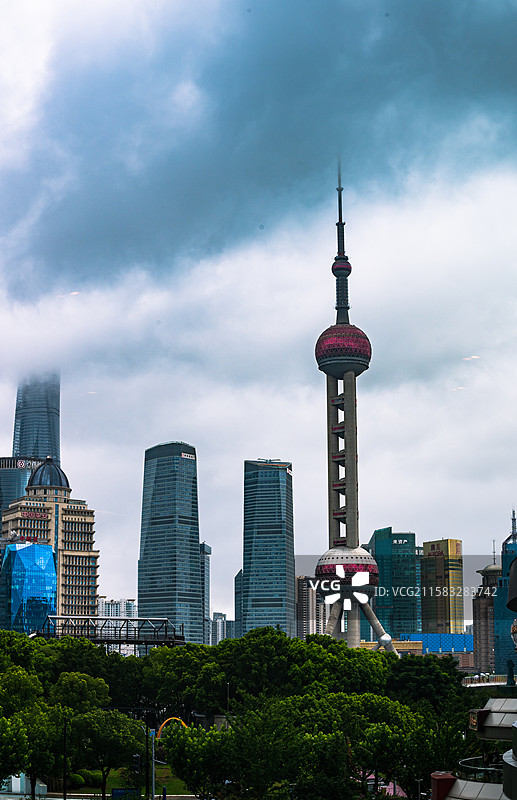 雨后浦东陆家嘴金融区风景图片素材