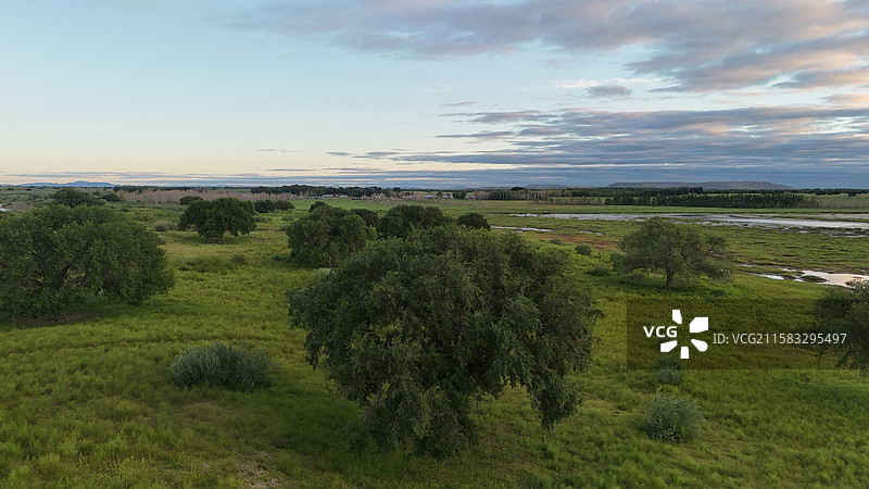 科尔沁右翼中旗草原上的湖泊图片素材