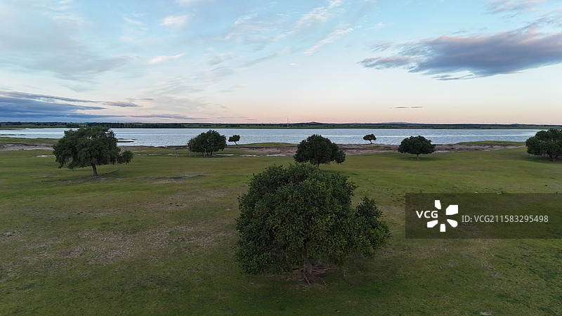 科尔沁右翼中旗草原上的湖泊图片素材