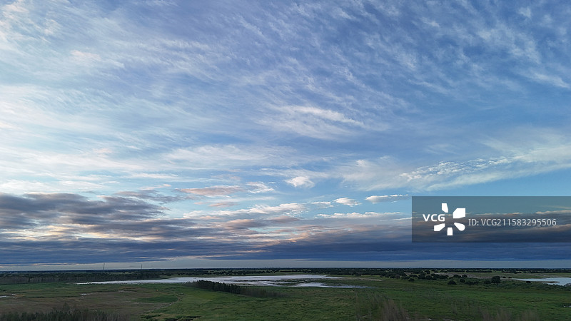 科尔沁右翼中旗草原上的湖泊图片素材