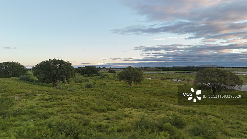 科尔沁右翼中旗草原上的湖泊图片素材