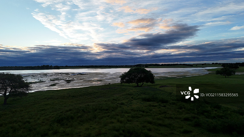 科尔沁右翼中旗草原上的湖泊图片素材