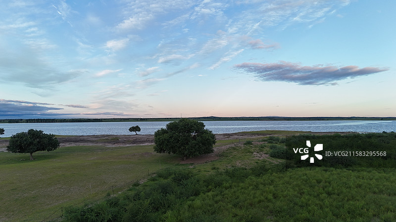 科尔沁右翼中旗草原上的湖泊图片素材