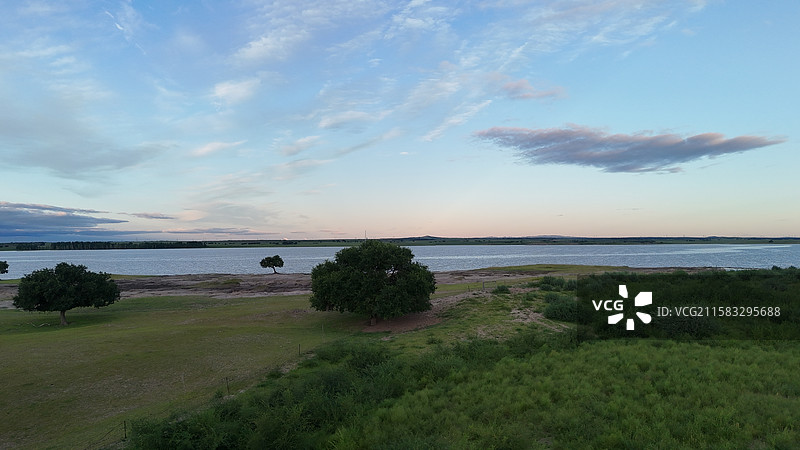 科尔沁右翼中旗草原上的湖泊图片素材