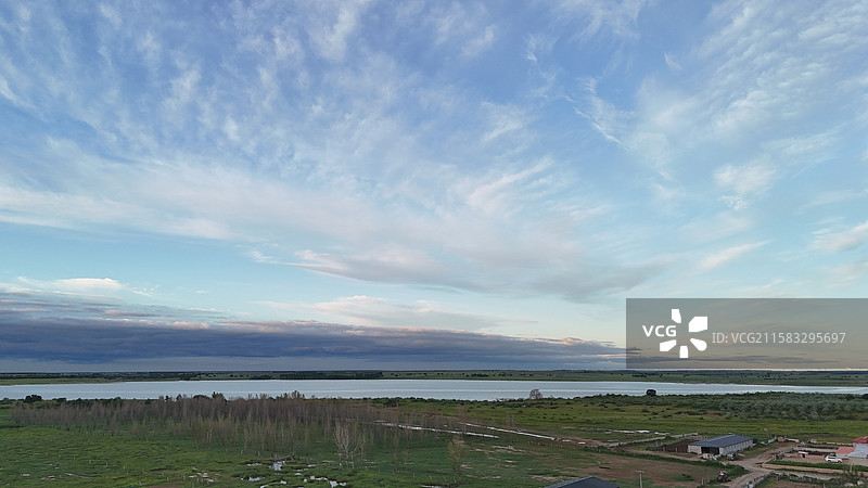 科尔沁右翼中旗草原上的湖泊图片素材