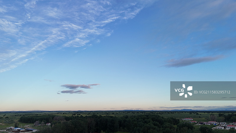 科尔沁右翼中旗草原上的湖泊图片素材