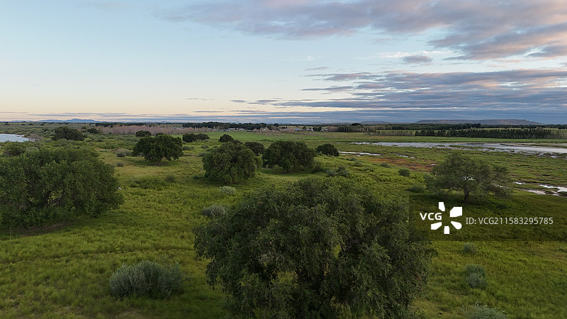 科尔沁右翼中旗草原上的湖泊图片素材