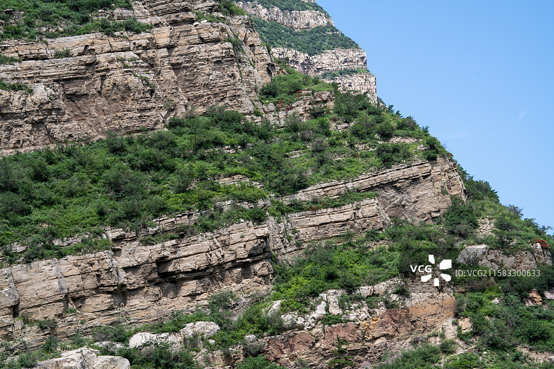 层峦叠嶂的壮丽山景图片素材