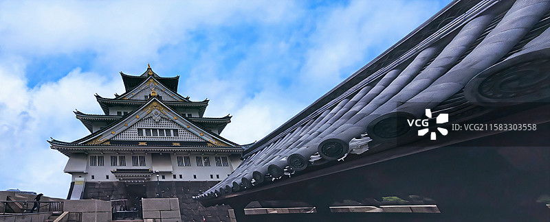 大阪城公园是大阪市中央区的大型绿地公园与历史遗址，天守阁巍峨壮观，园内四季如画，古迹众多，交通也十分图片素材