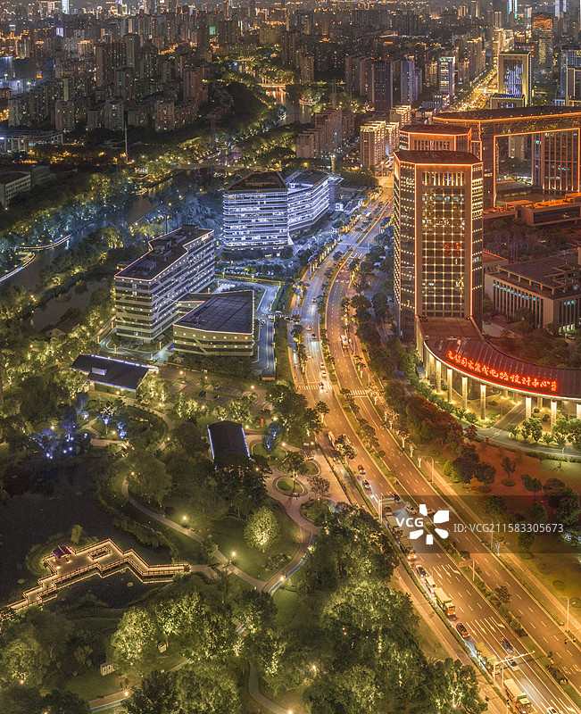 航拍无锡滨湖区建筑路与无锡母亲河梁溪河梁溪十里画廊以及瑞廷西郊酒店与信捷大厦图片素材