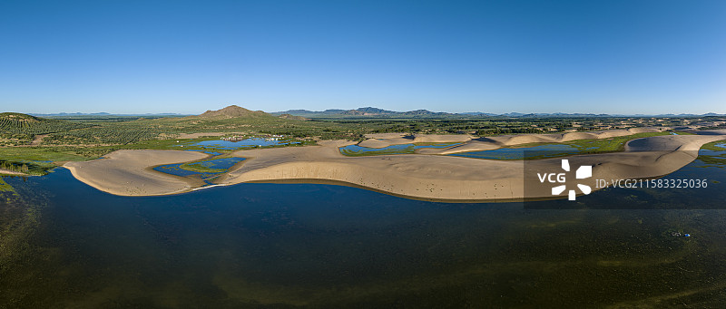 内蒙古赤峰巴林右旗大板镇翁根毛都沙漠旅游度假村航拍图片素材
