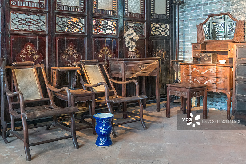 陈家祠里的传统中式古典家具与岭南风格装饰图片素材