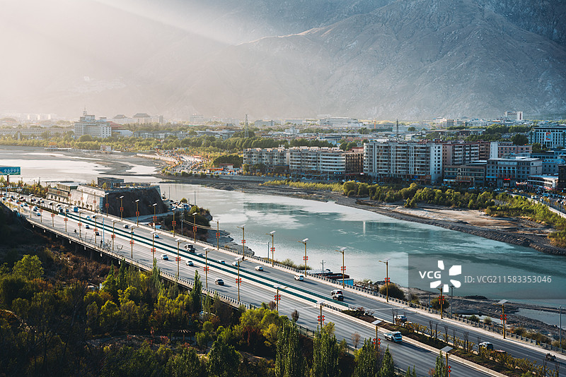 西藏拉萨 南山公园看城关区图片素材