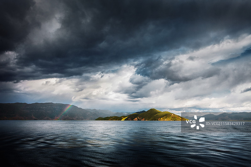 色彩泸沽湖图片素材