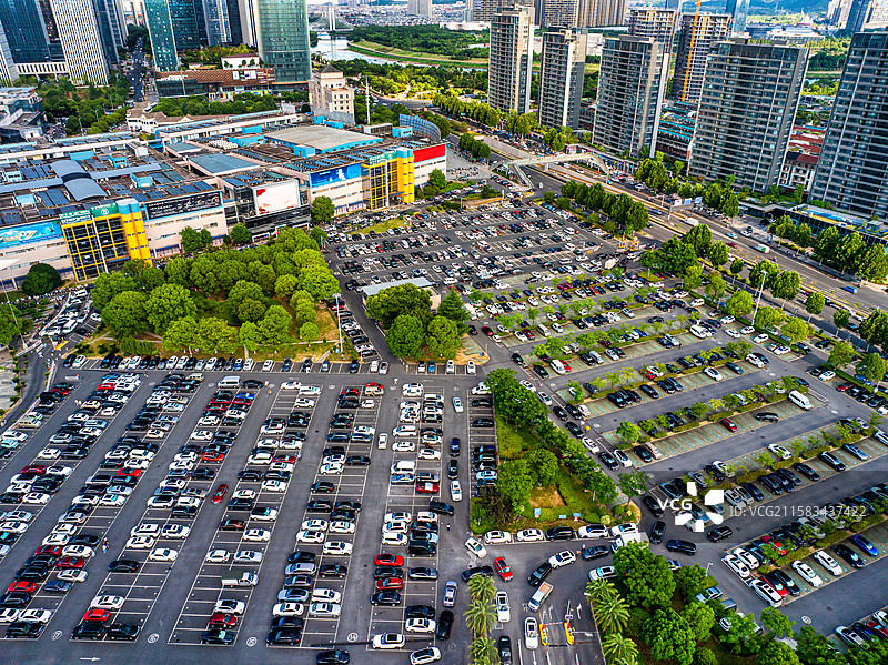 义乌国际商贸城停车场车位航拍图片素材
