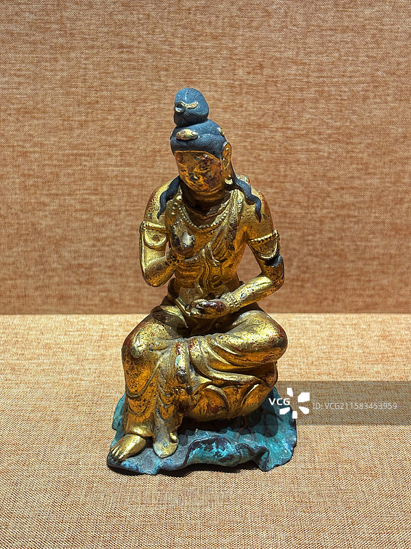 清代国宝观音像组珍｜白瓷鎏金·青铜送子三式（净瓶/莲花座/抱童仪轨）｜平湖渺渺大象特展｜佛教造像谱系图片素材