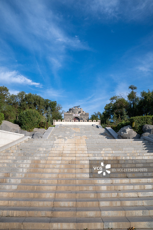 中国新疆乌鲁木齐水塔山公园左宗棠一炮成功图片素材