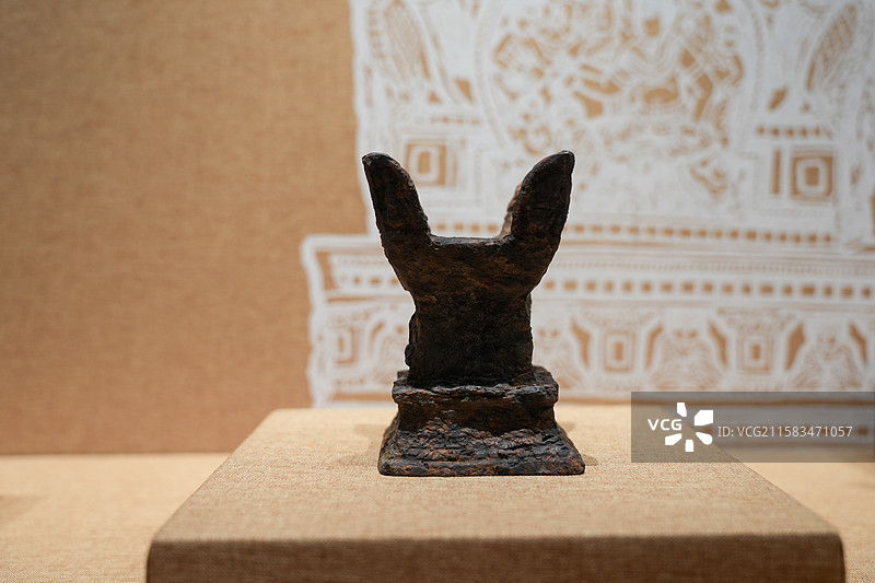 平湖博物馆渺渺大象特展义马市博物馆藏吴越国铁阿育王塔图片素材