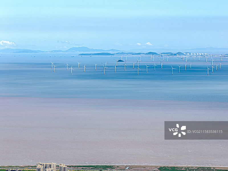 东海大桥 洋山港LNG码头 东海风力发电场 临港海上风电 杭州湾北岸上海临港浦东南汇图片素材