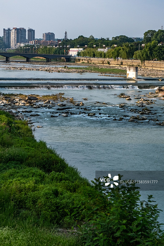 四川省德阳市罗江区户外流水，安静，瀑布，江水，湖水，海水图片素材