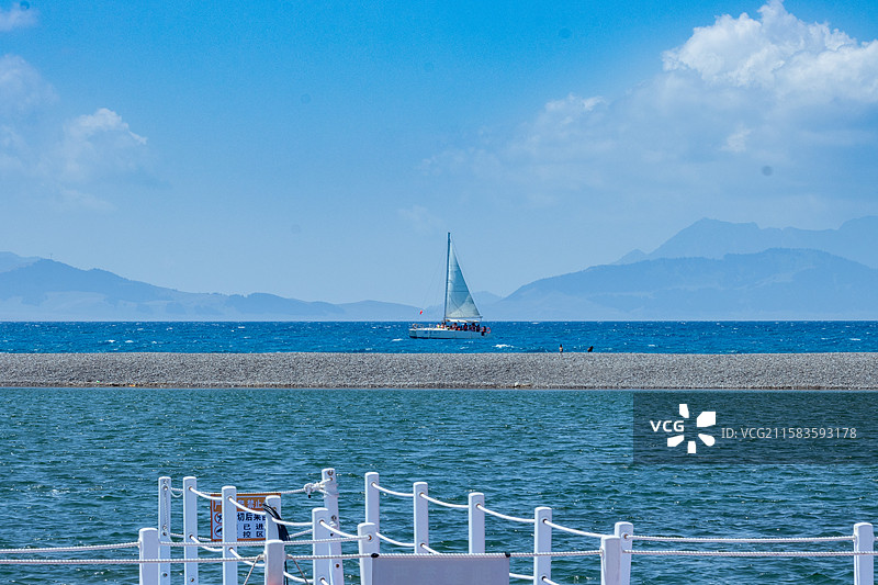 新疆赛里木湖图片素材