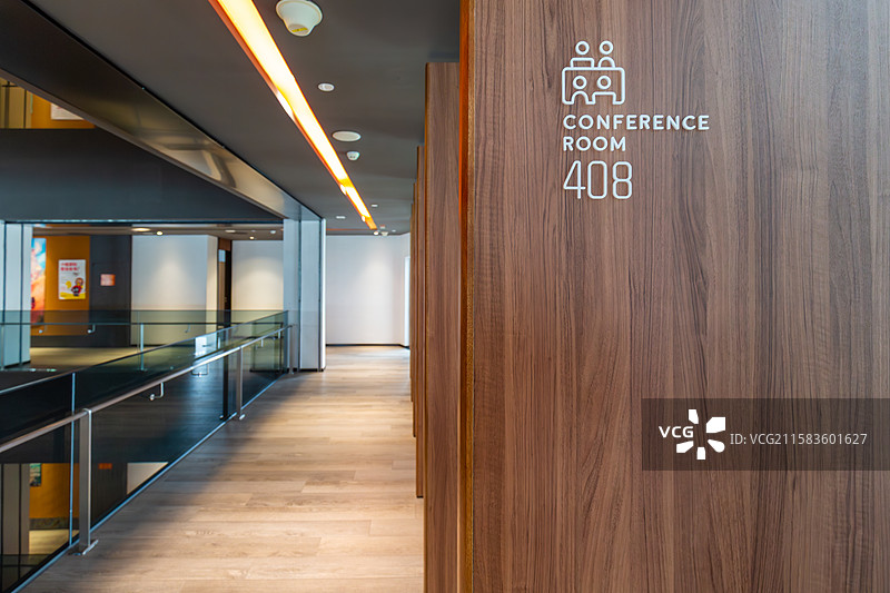 现代化会议室入口图片素材