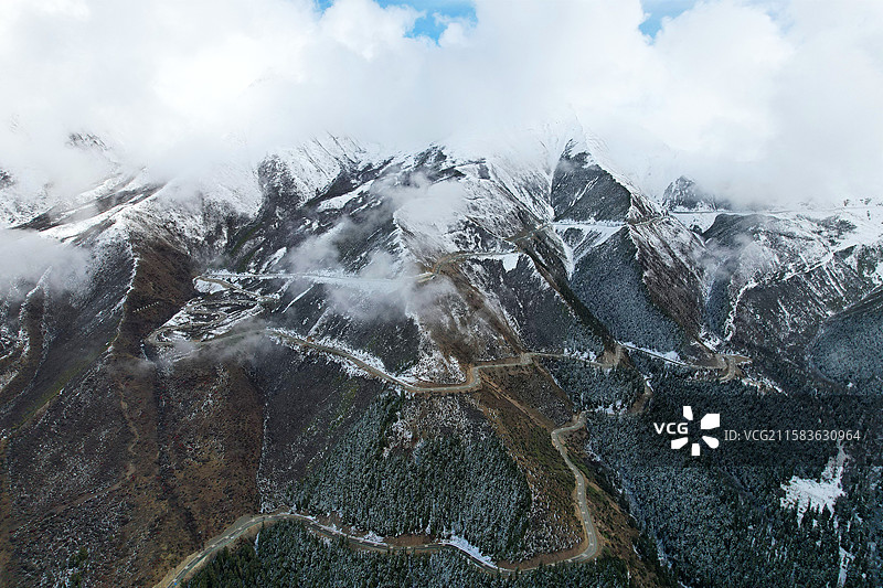 四川岷山雪山森林风光图片素材