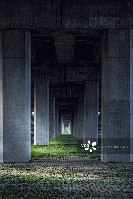 桥底通幽图片素材