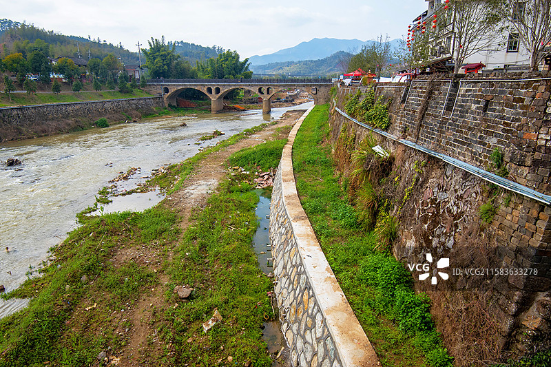 建于明代的省级文保单位福建三明永安贡川旧城墙和会清桥及周边风光图片素材