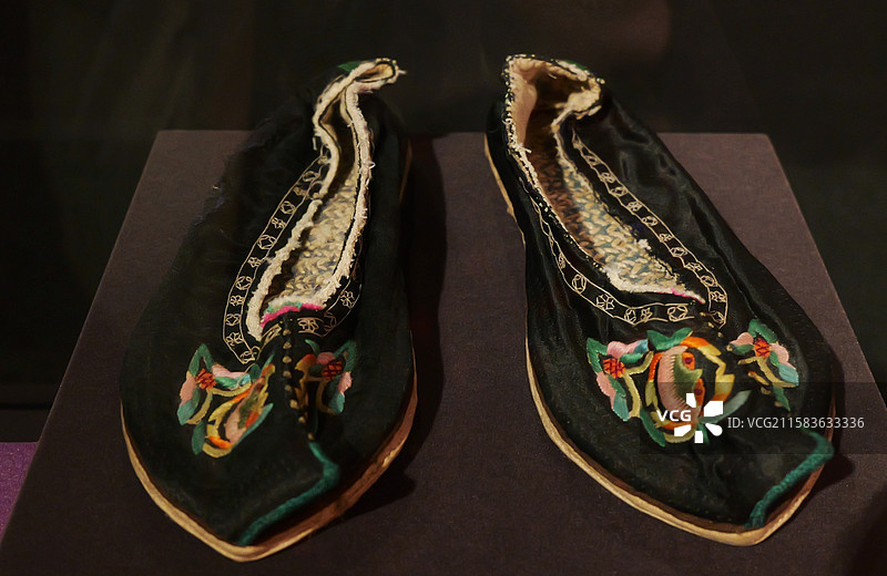 苗族传统女鞋 广西壮锦博物馆藏图片素材