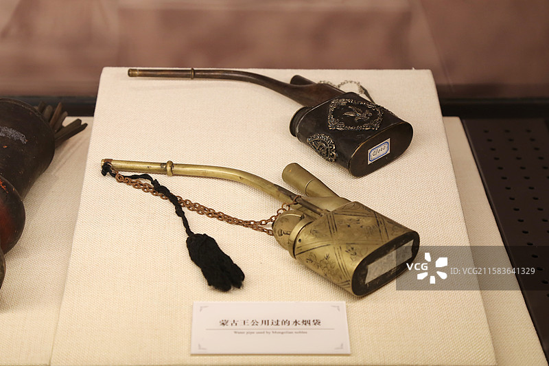 蒙古王公用过的水烟袋 内蒙古乌兰浩特民族解放纪念馆图片素材