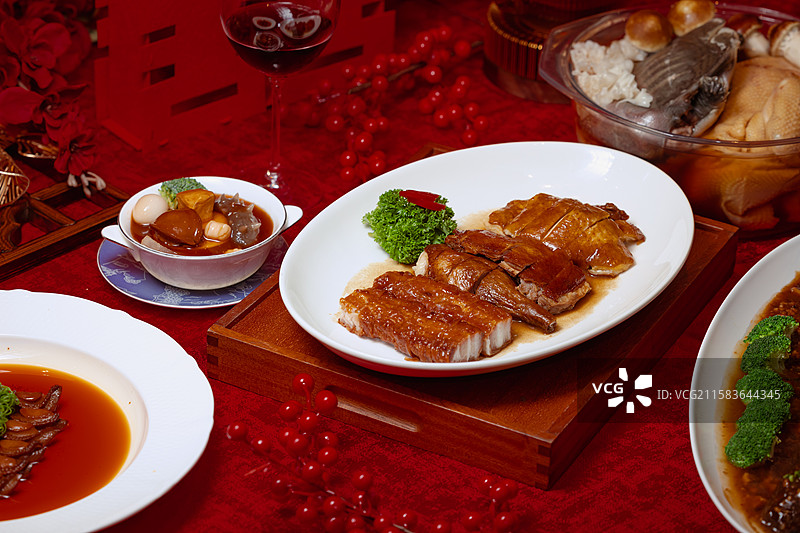 港式烧味拼盘 烧鸡 烧鹅 叉烧图片素材