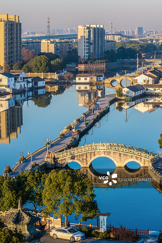 宁波五乡邱隘仁久村梦里水乡清晨蓝调时刻图片素材