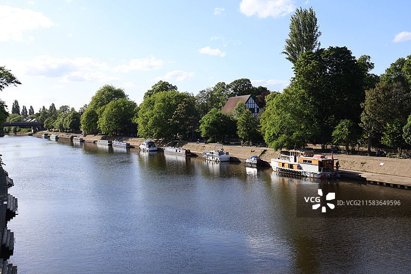 英国约克郡乌斯河风景图片素材