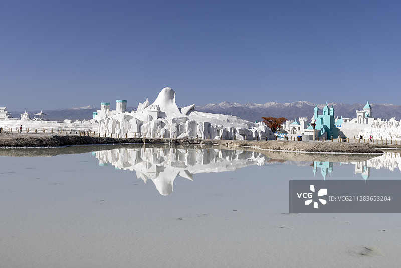 青海茶卡盐湖盐雕图片素材