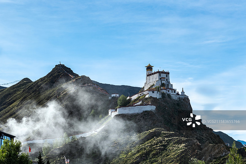 西藏山南雍布拉康宫殿图片素材