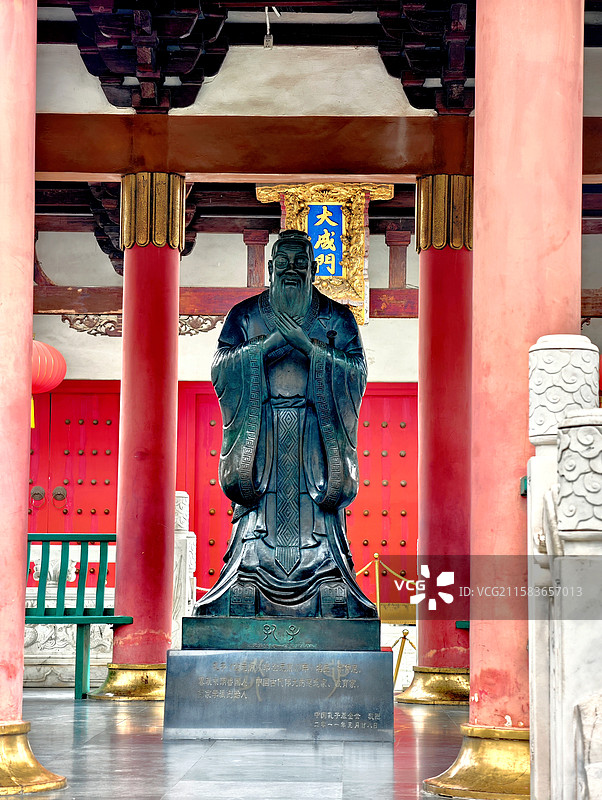 柳州文庙孔子雕塑图片素材